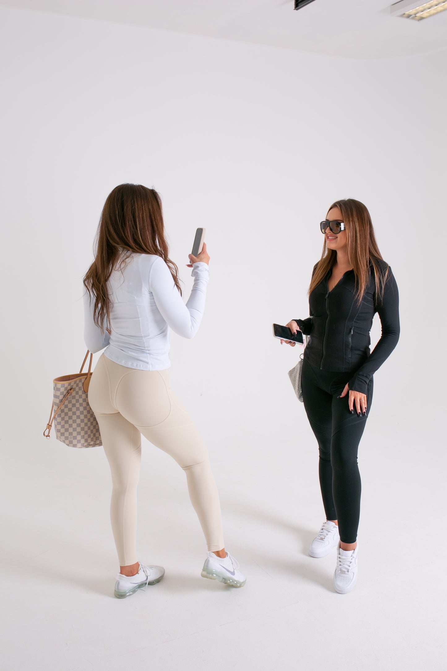 Contour Mikina na Zips – čierna