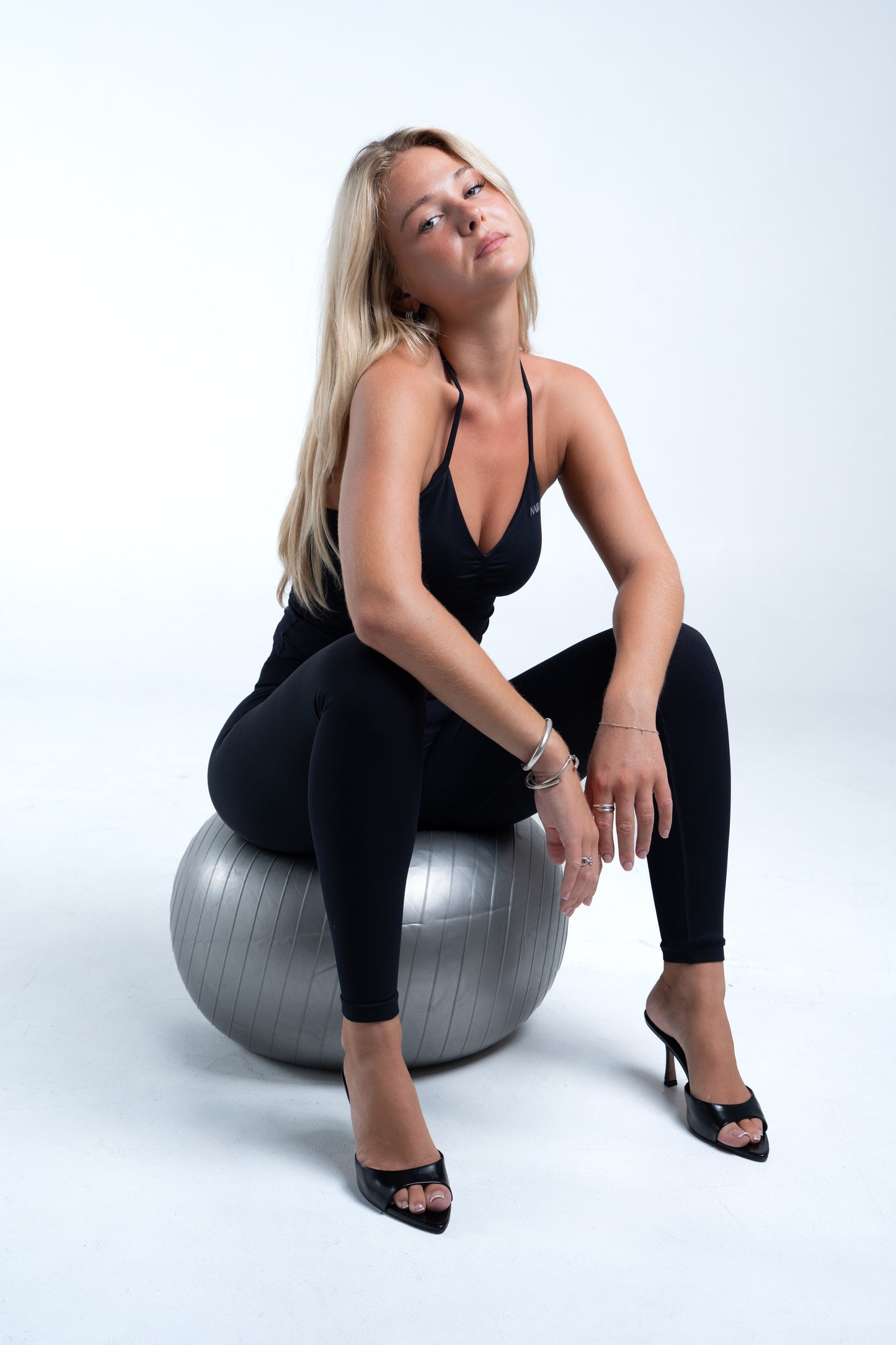 SCULPT športový top s nariasením – čierny
